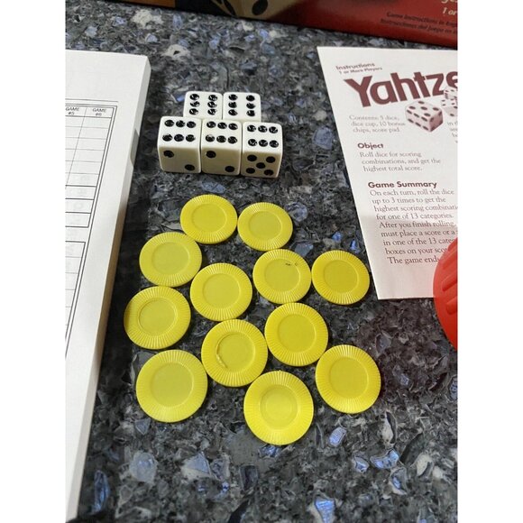 Yahtzee Dice Board Game Vintage 1996 MB Milton Bradley Score Cards vintage game - Picture 3 of 10